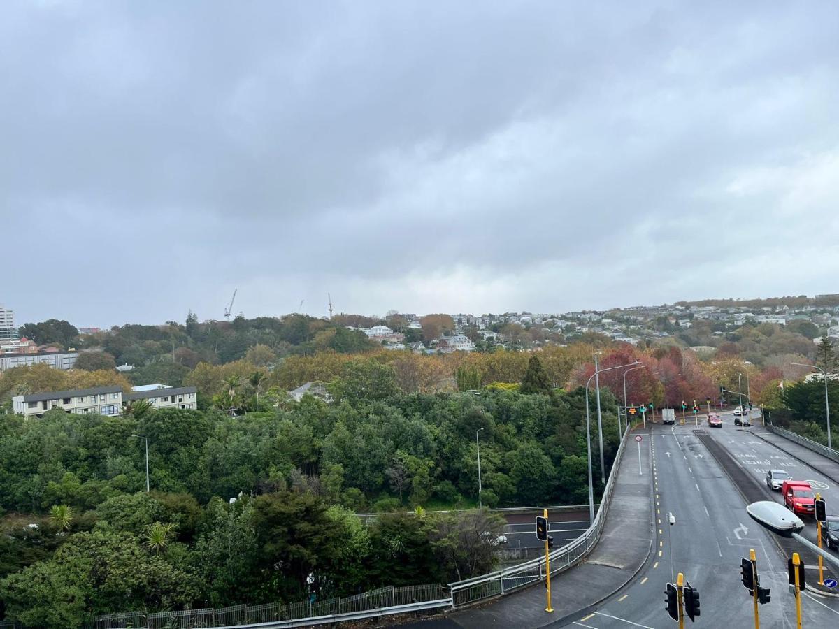 Free Wifi!! Spacious 1-Bedroom Apt, Auckland Cbd Zewnętrze zdjęcie